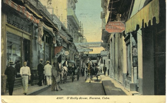 An early 20th-century Havana street scene.