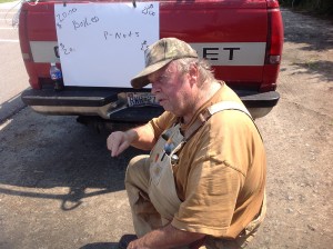 Stopping to buy boiled peanuts from Gravitt gives you a chance to talk to him about state history, culture, and agriculture.